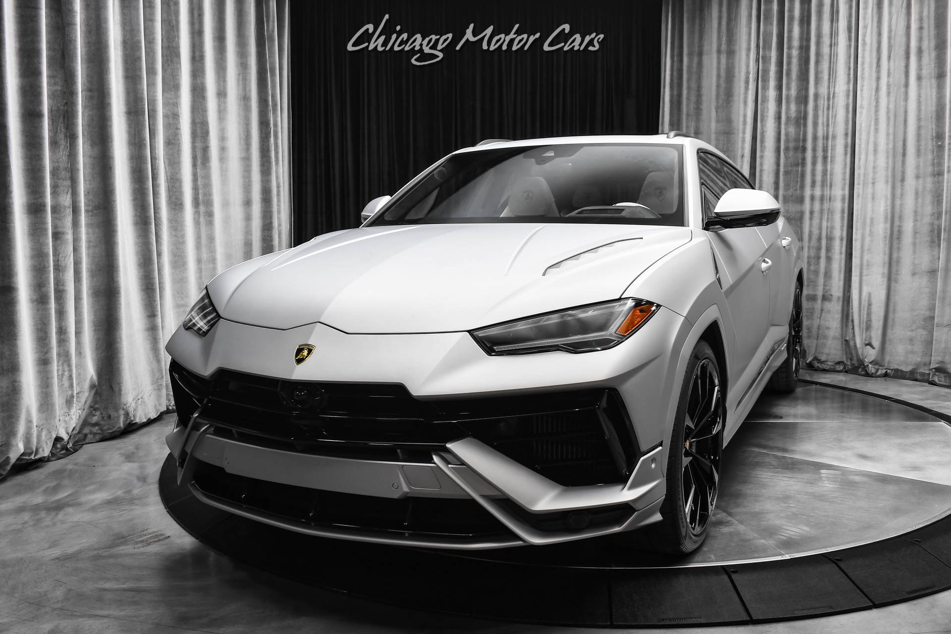 Used 2024 Lamborghini Urus S AWD/4WD image 2