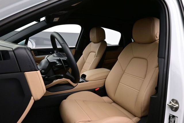 Certified 2026 Porsche Cayenne Coupe AWD/4WD image 5