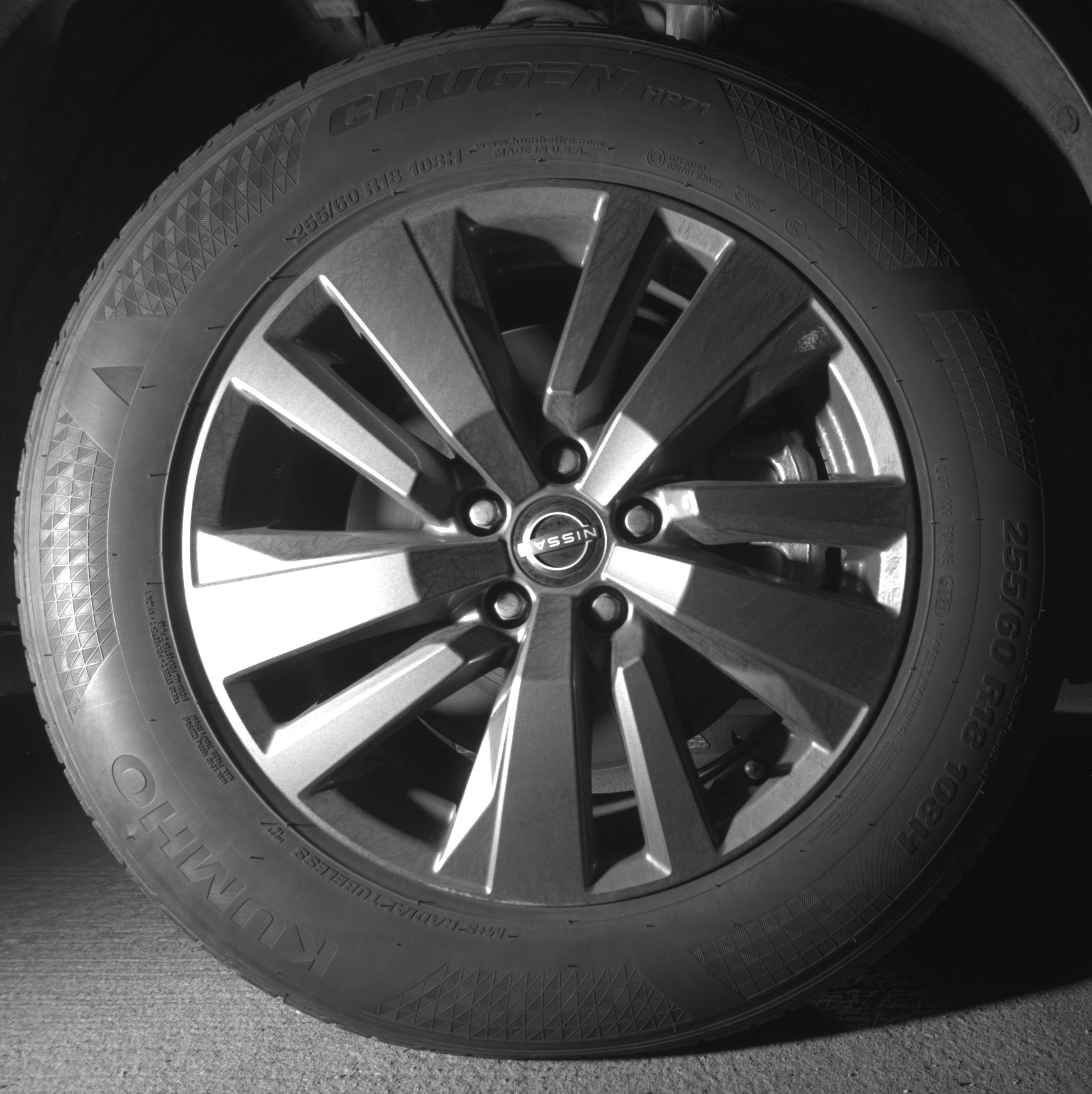 Used 2025 Nissan Pathfinder SV image 13