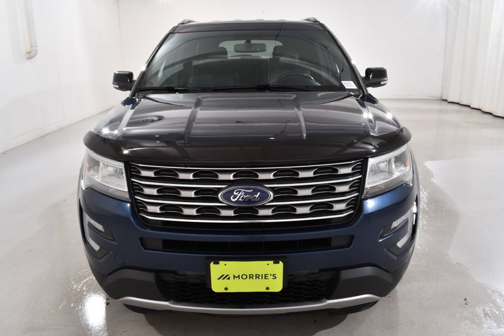 Used 2016 Ford Explorer XLT w/ Equipment Group 202A AWD/4WD image 3