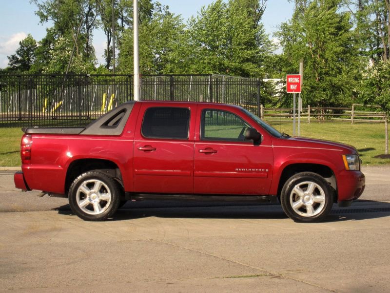 Used 2007 Chevrolet Avalanche LT w/ LT Preferred Equipment Group AWD/4WD image 9