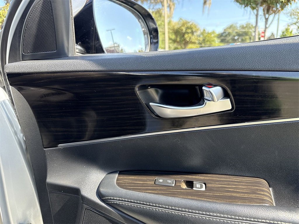 Used 2020 Kia Sorento LX image 25