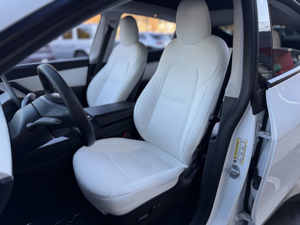 Used 2021 Tesla Model Y Long Range image 25