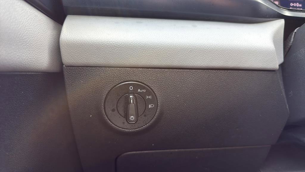 Used 2022 Volkswagen Taos SE image 10