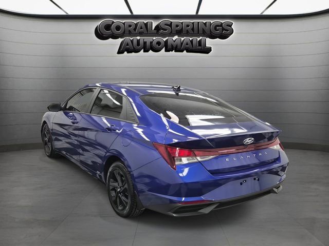 Used 2023 Hyundai Elantra SEL FWD image 4