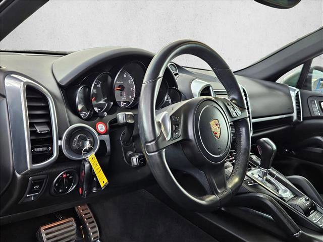 Used 2013 Porsche Cayenne S image 10