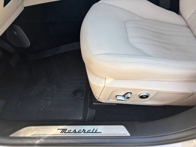 Used 2022 Maserati Levante Modena AWD/4WD image 24