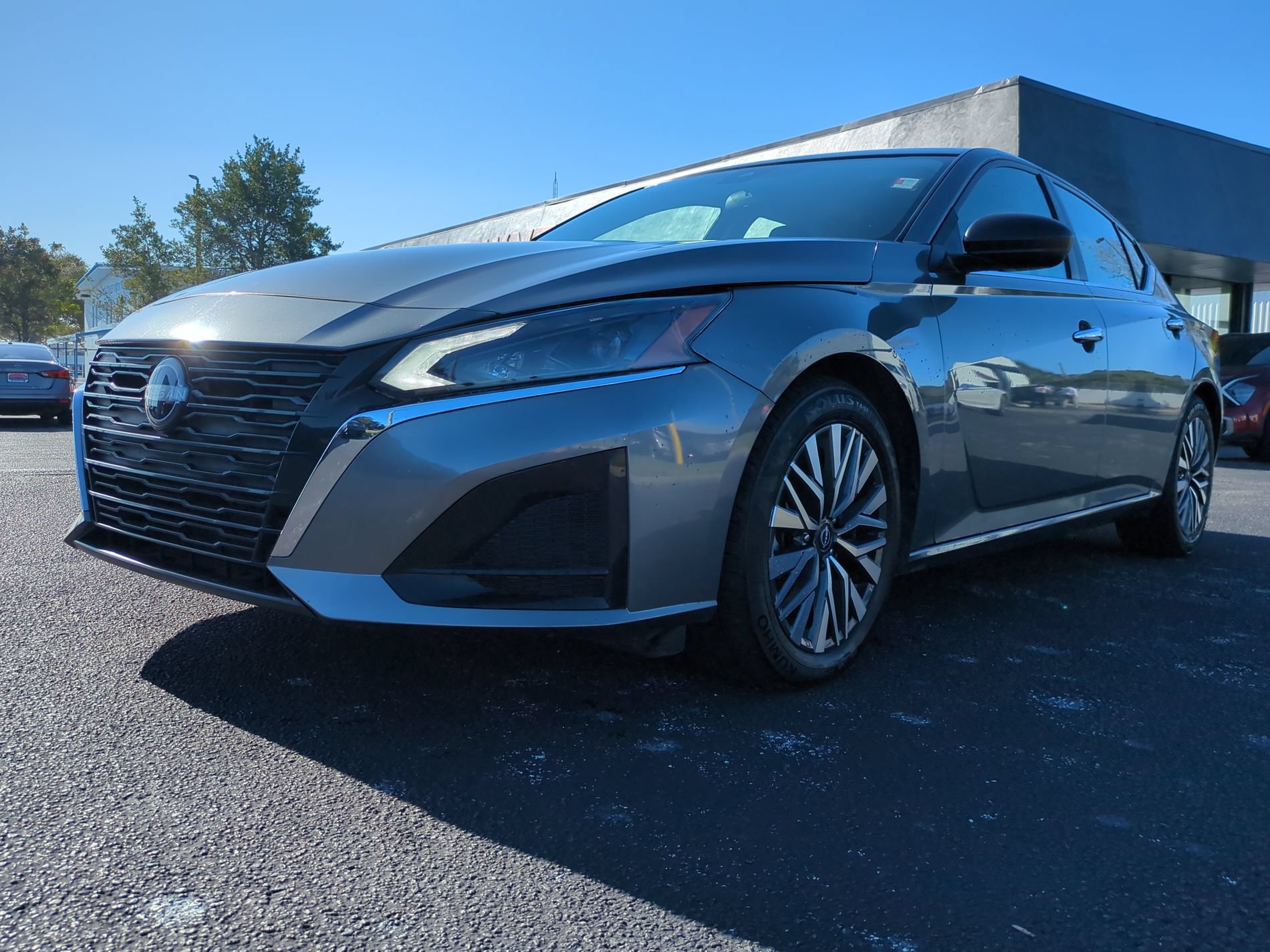 Certified 2024 Nissan Altima 2.5 SV FWD image 8
