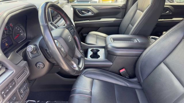 Used 2021 Chevrolet Suburban RST w/ Luxury Package RWD image 16