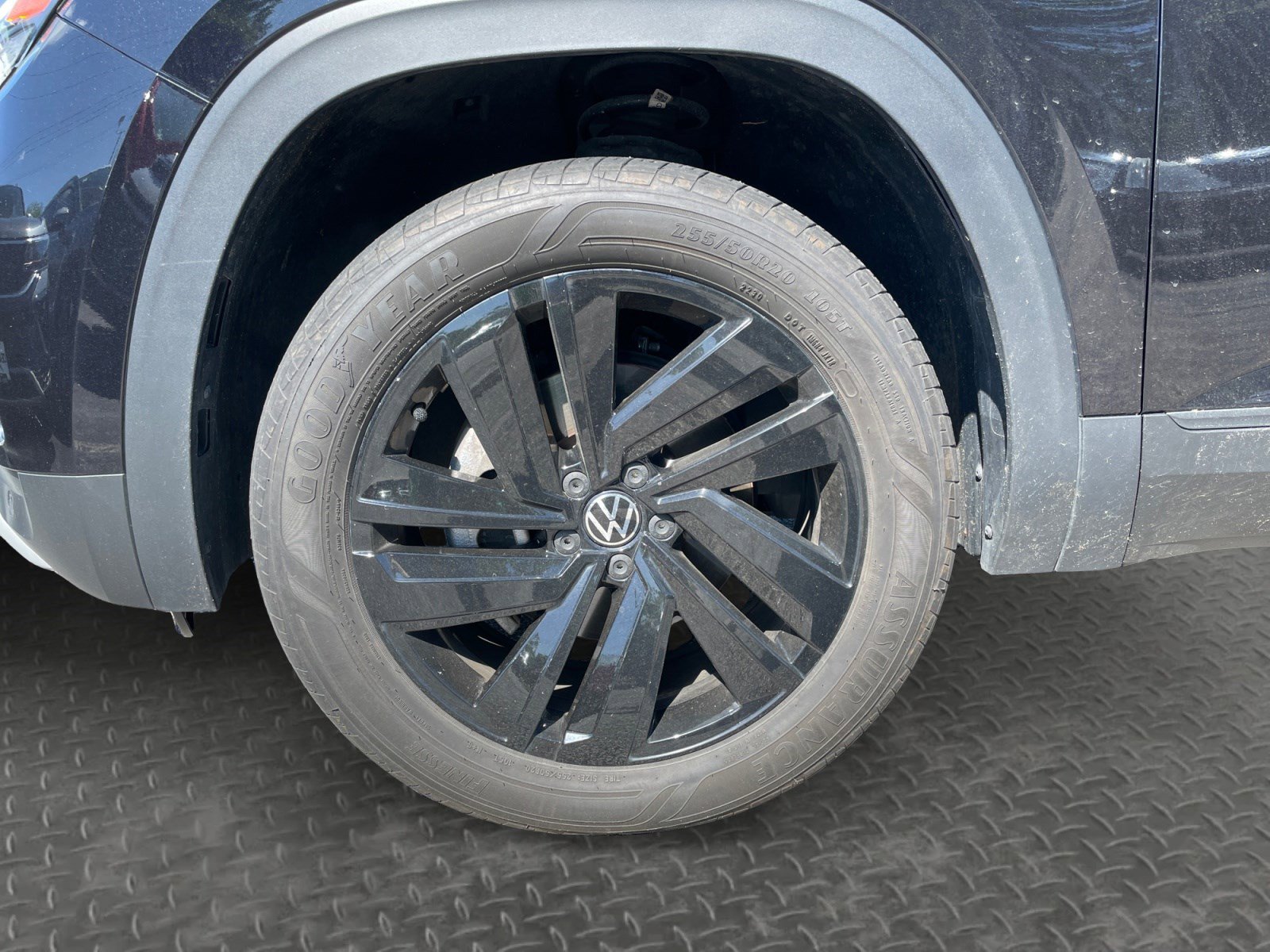 Used 2023 Volkswagen Atlas Cross Sport SE w/ Black Wheel Package FWD image 28