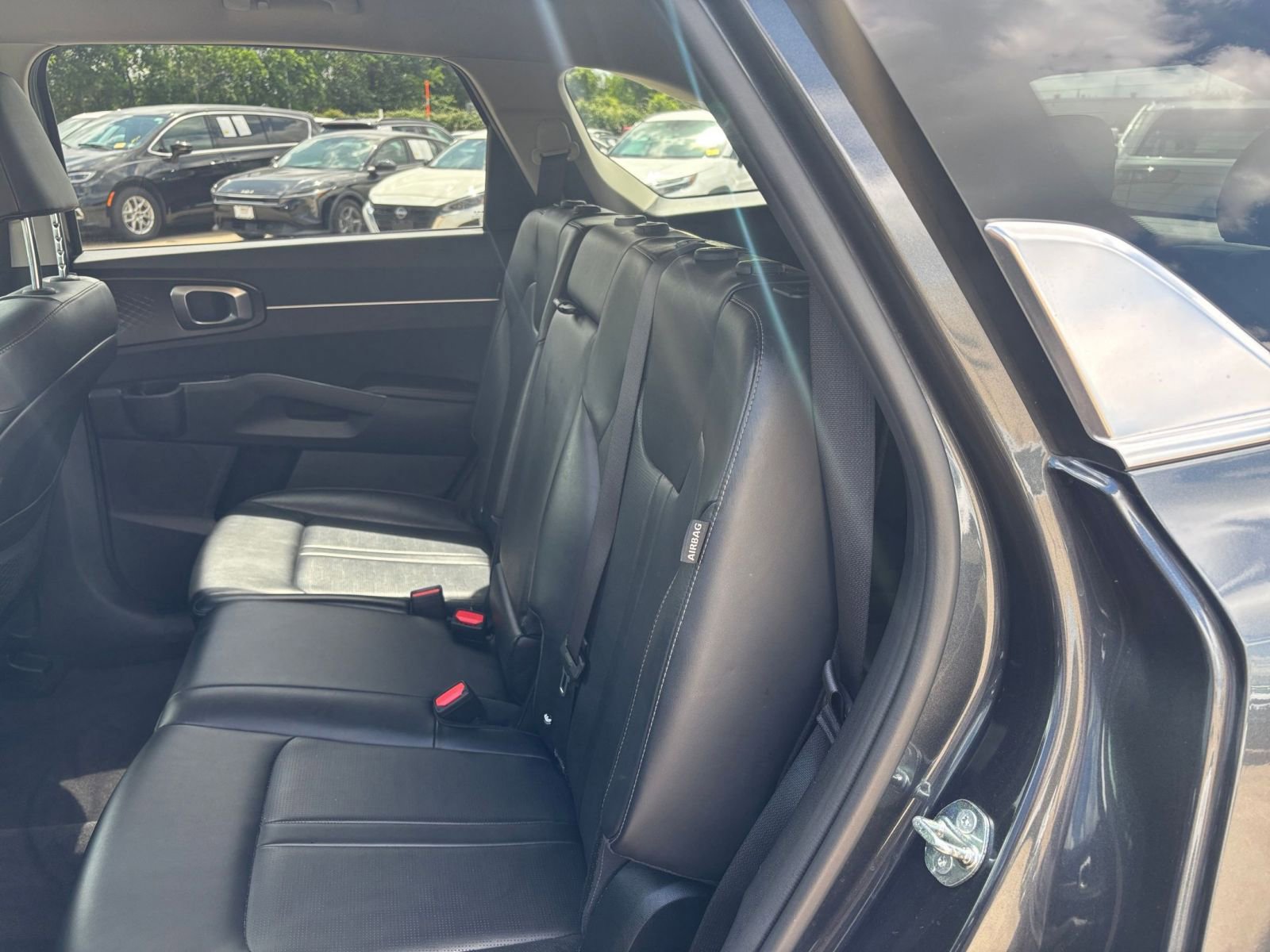 Used 2024 Kia Sorento S FWD image 41