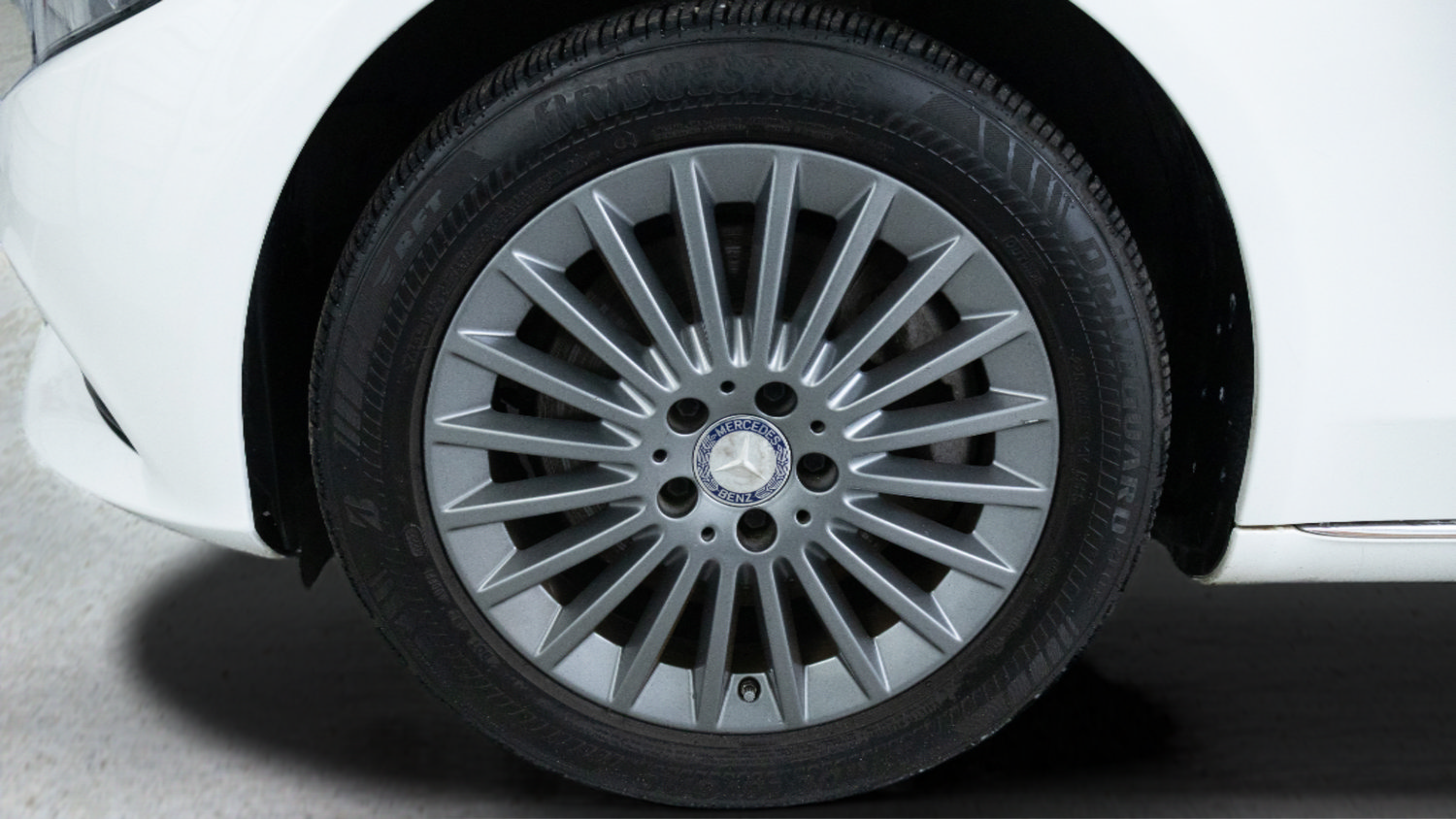 Used 2015 Mercedes-Benz C 300 4MATIC Sedan image 9