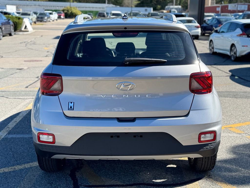 New 2025 Hyundai Venue SEL image 4