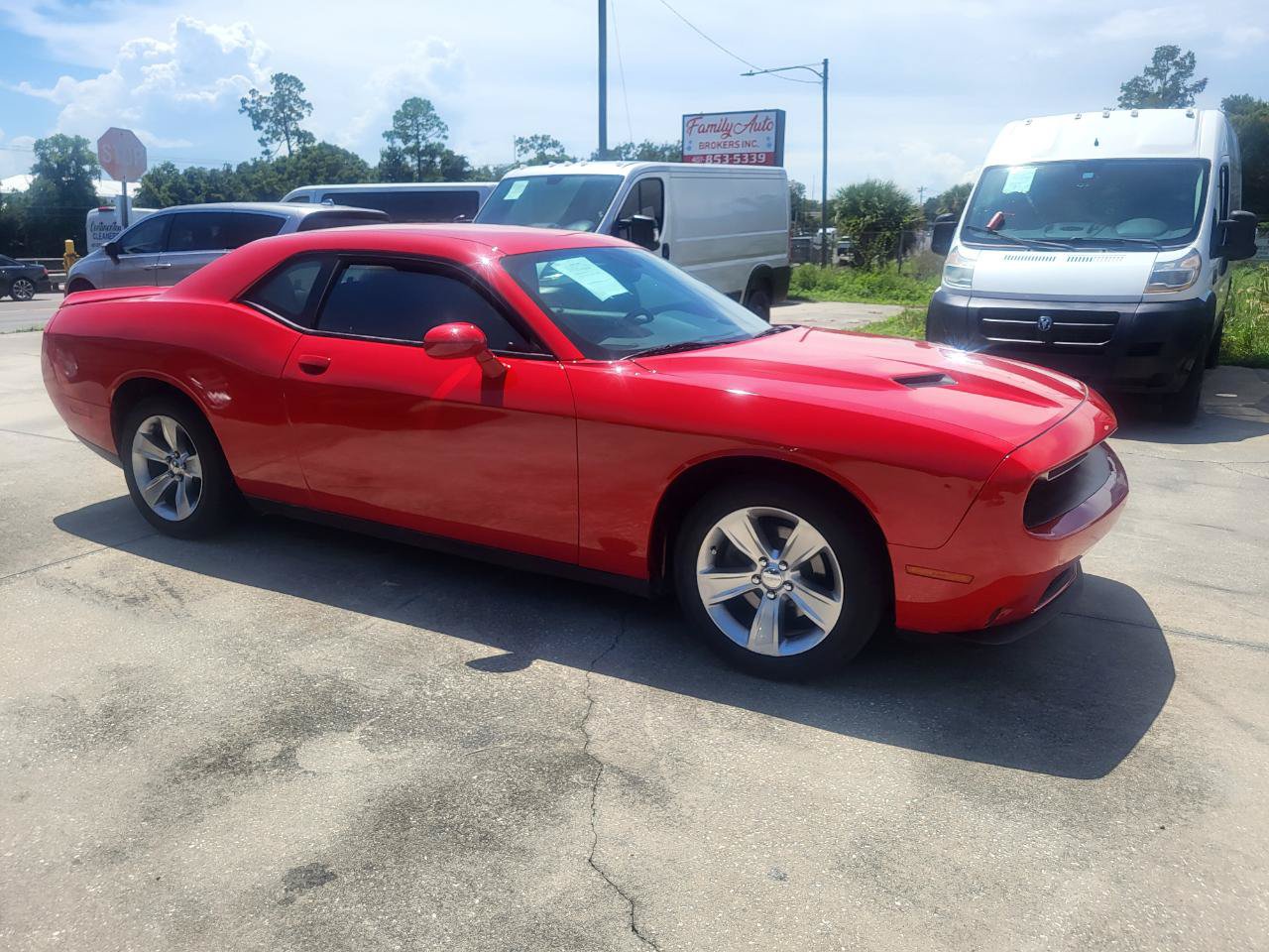 Used 2020 Dodge Challenger SXT RWD image 21