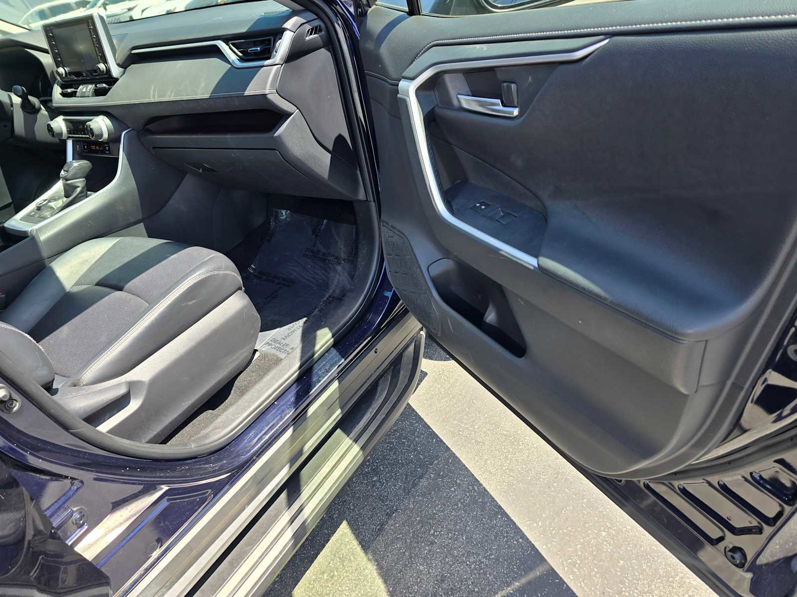 Used 2019 Toyota RAV4 Limited AWD/4WD image 10