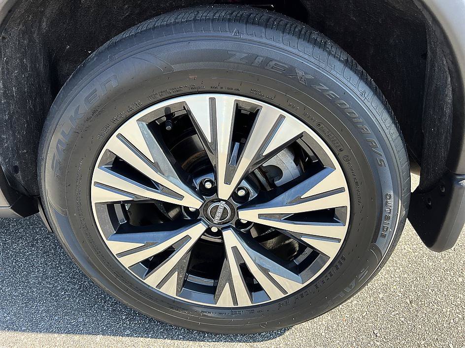 Certified 2023 Nissan Rogue SV w/ SV Premium B Package FWD image 14