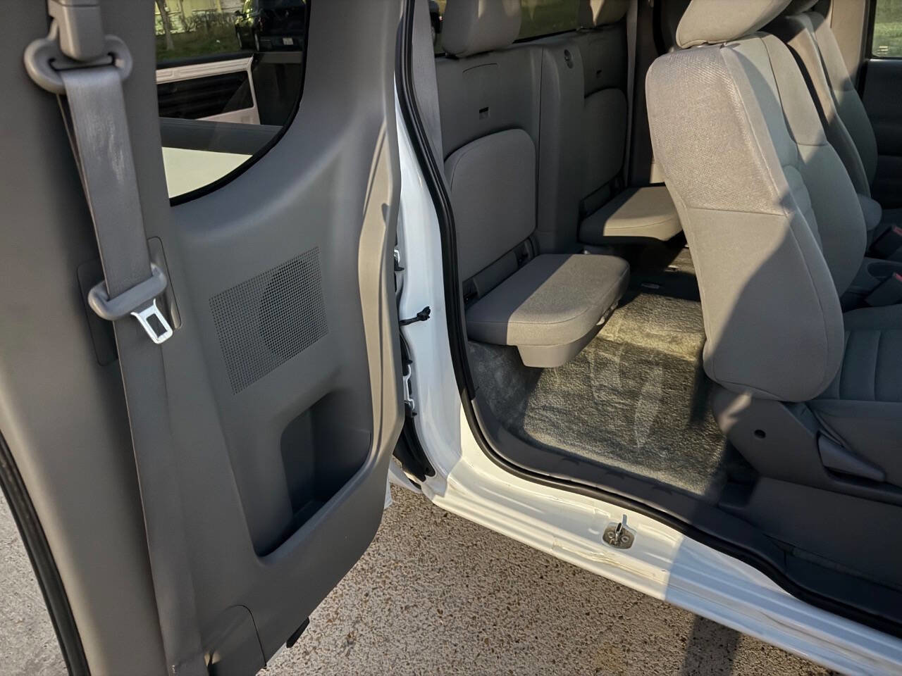 Used 2016 Nissan Frontier S RWD image 21