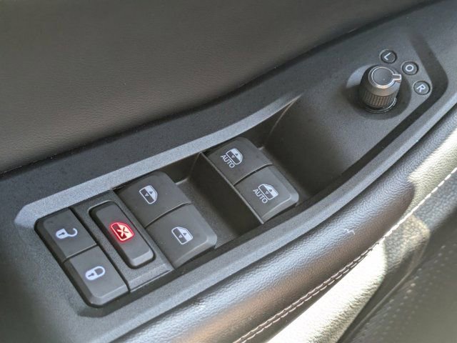 Used 2023 Jeep Grand Cherokee L Laredo image 21