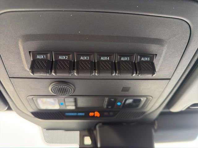 Used 2025 Ford Bronco Badlands image 39