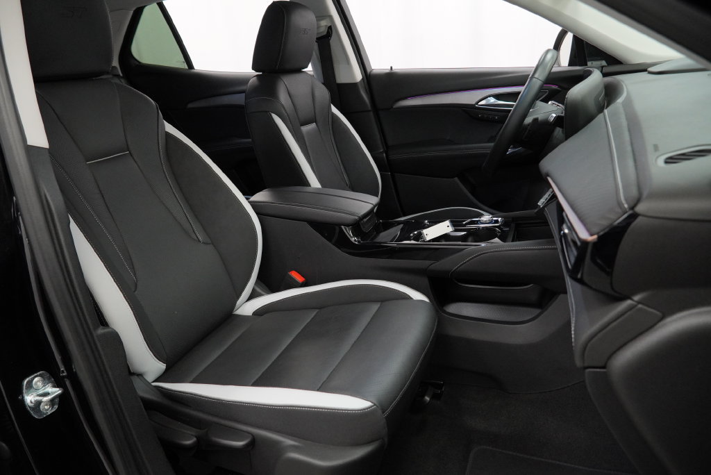 Certified 2025 Buick Envision Sport Touring AWD/4WD image 42