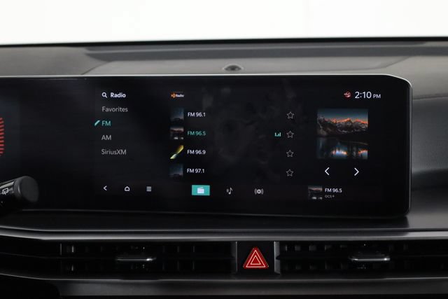 Certified 2025 Kia Sorento S w/ Panoramic Sunroof Package FWD image 30