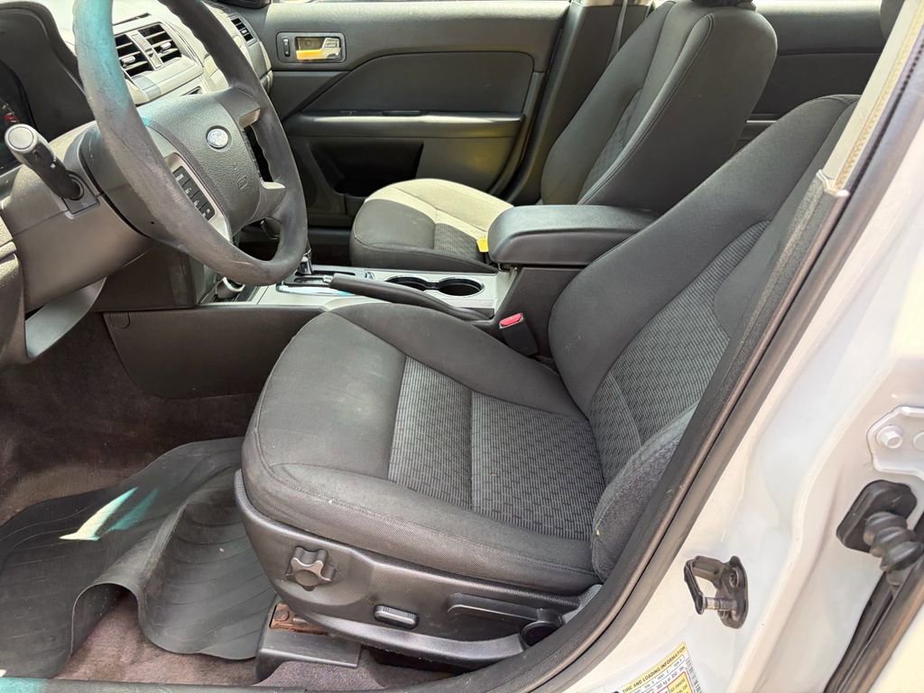 Used 2010 Ford Fusion SE FWD image 10