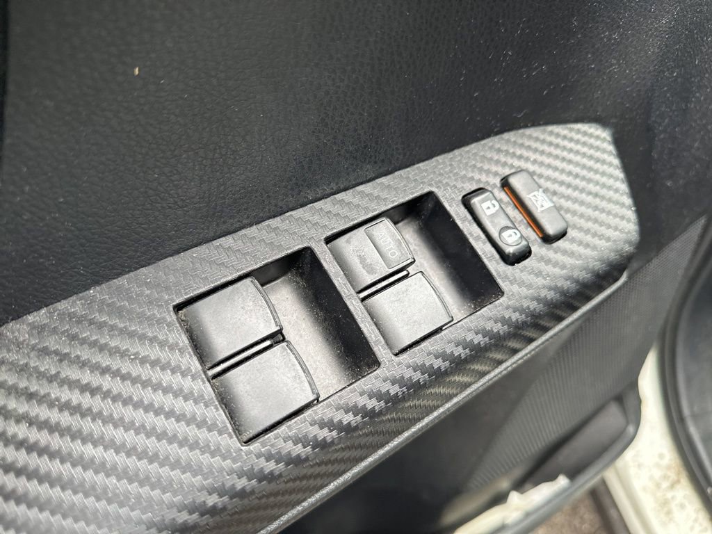 Used 2015 Toyota RAV4 LE image 16