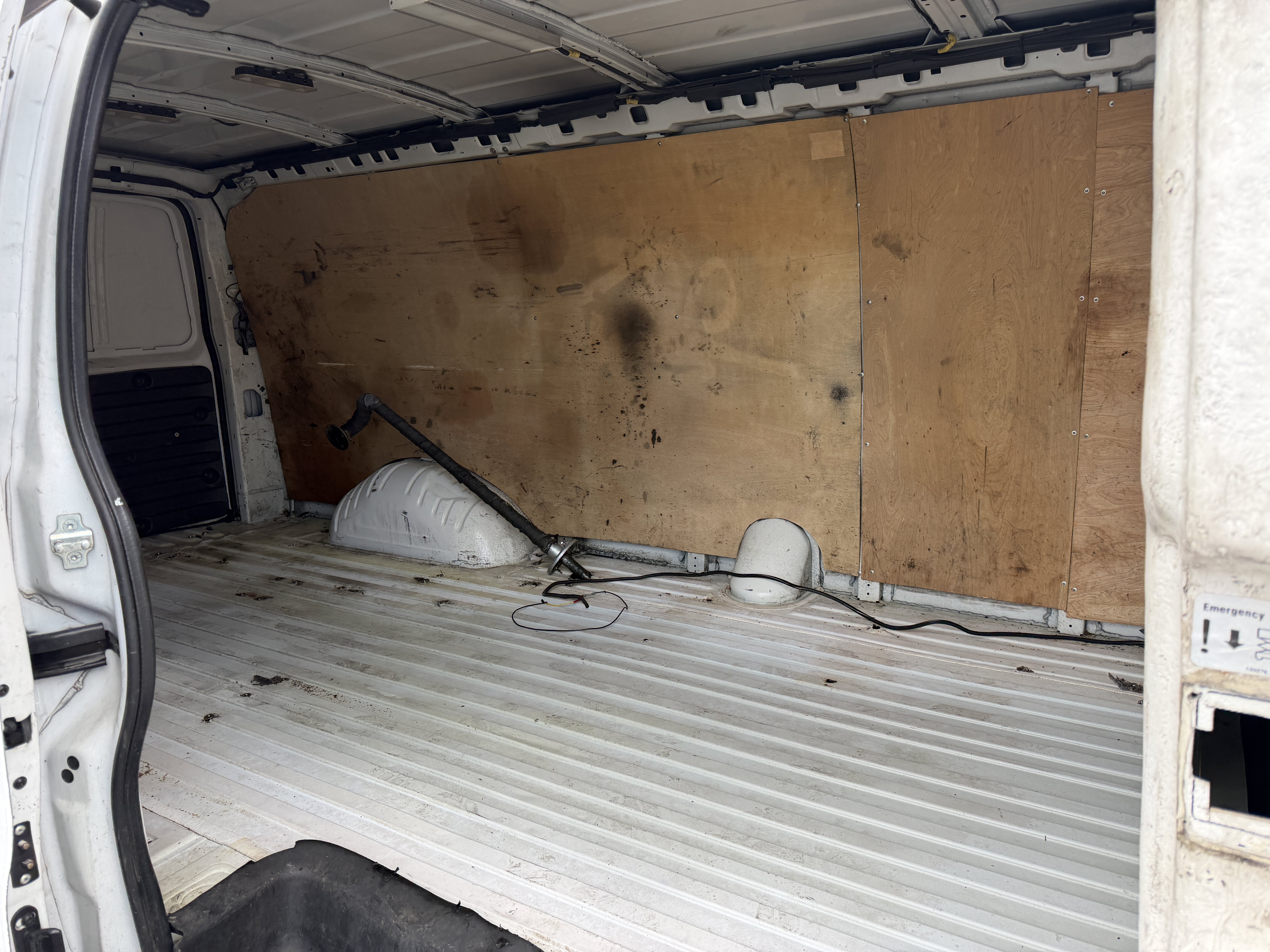 Used 2017 Chevrolet Express 3500 Extended RWD image 11