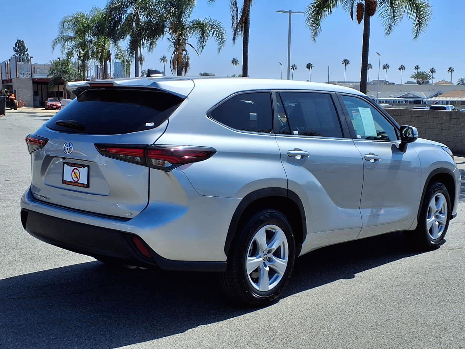 Certified 2025 Toyota Highlander LE FWD image 5