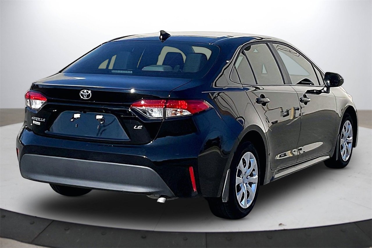 Used 2025 Toyota Corolla LE image 9