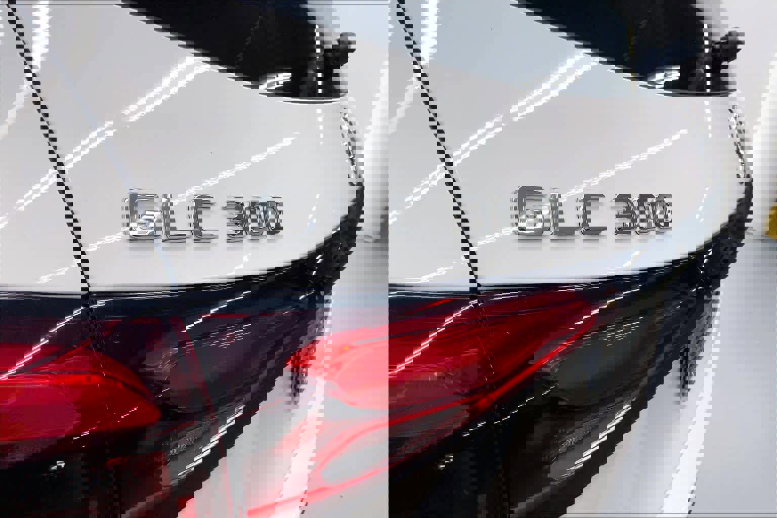 Used 2025 Mercedes-Benz GLC 300 image 15