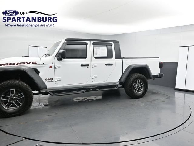 Used 2024 Jeep Gladiator Mojave w/ Technology Group AWD/4WD image 4