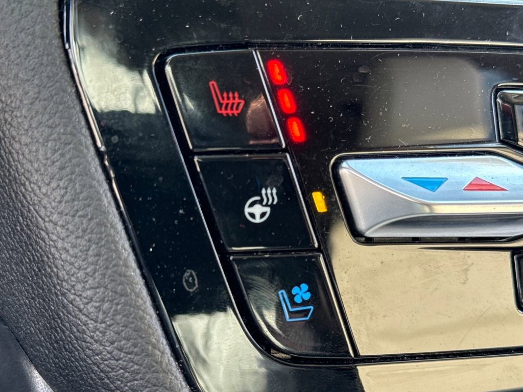 Used 2023 Ford Explorer Limited w/ Equipment Group 301A image 24