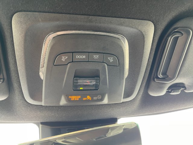 Used 2025 Toyota Corolla SE FWD image 19