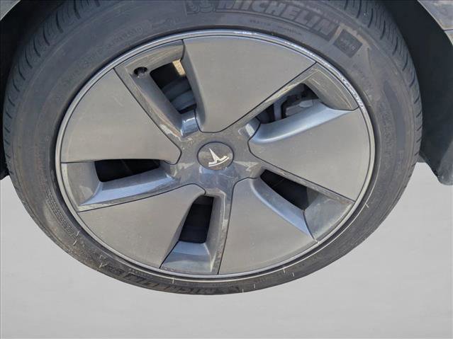 Used 2023 Tesla Model 3 Standard Range image 14