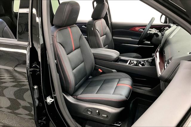 Used 2025 Chevrolet Traverse RS w/ LPO, Floor Liner Package AWD/4WD image 8