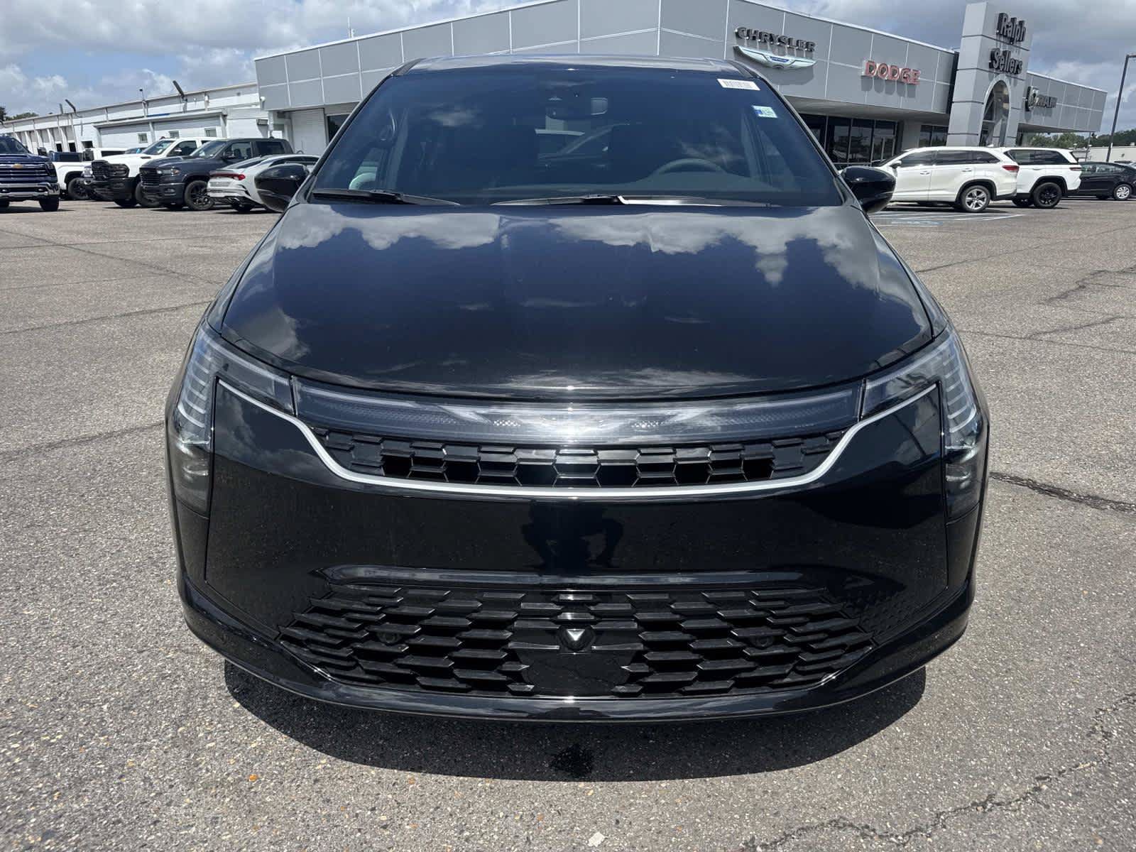 New 2027 Chrysler Pacifica Select FWD image 2