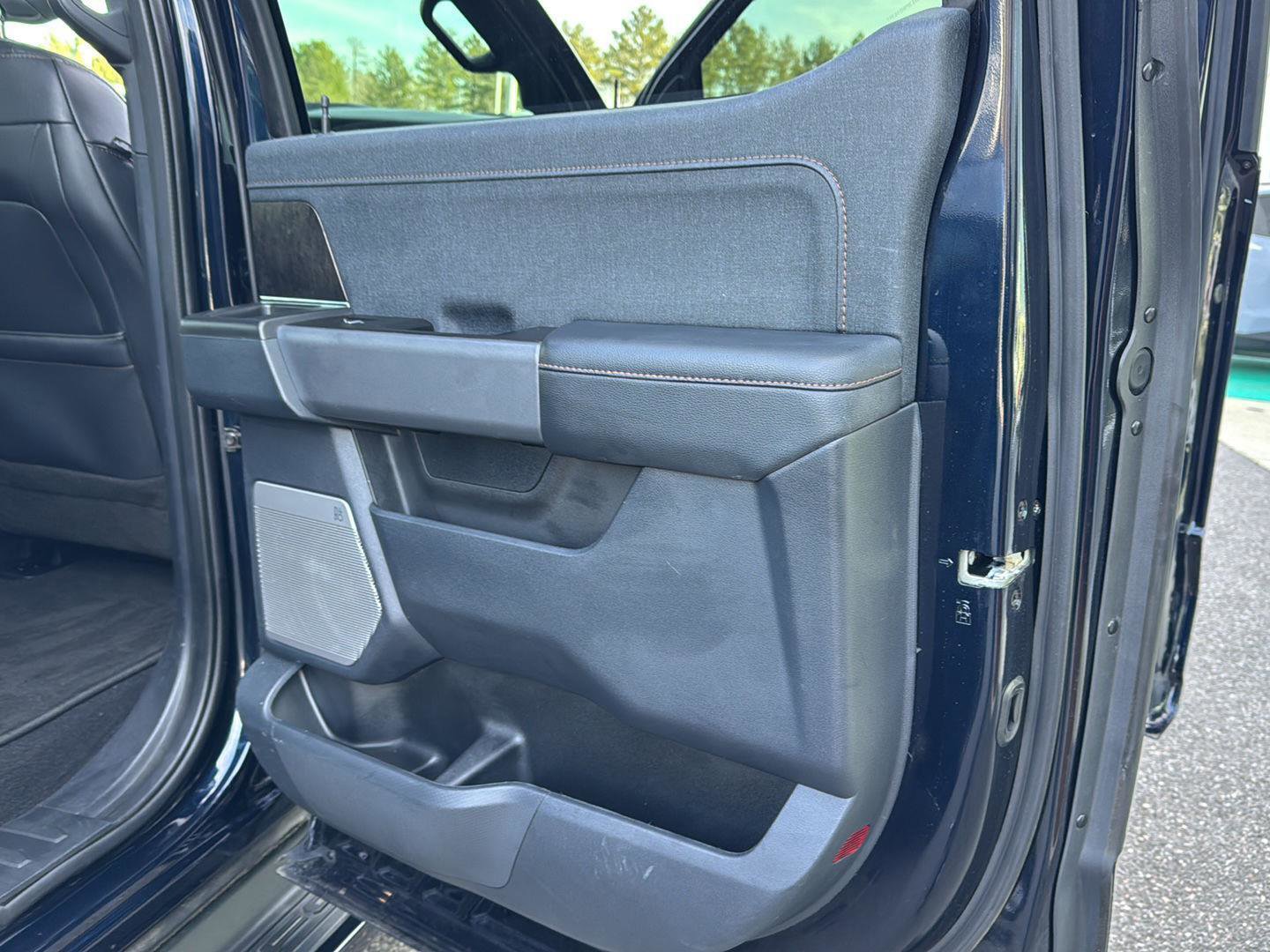 Used 2023 Ford F150 Lightning Lariat image 13