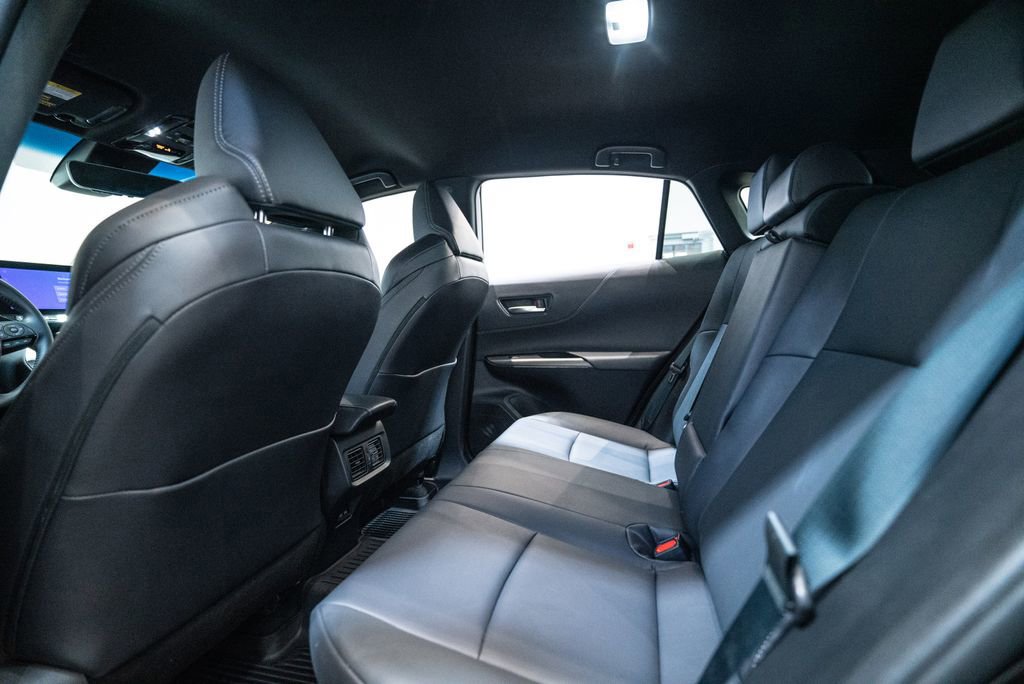 Used 2024 Toyota Venza XLE AWD/4WD image 35