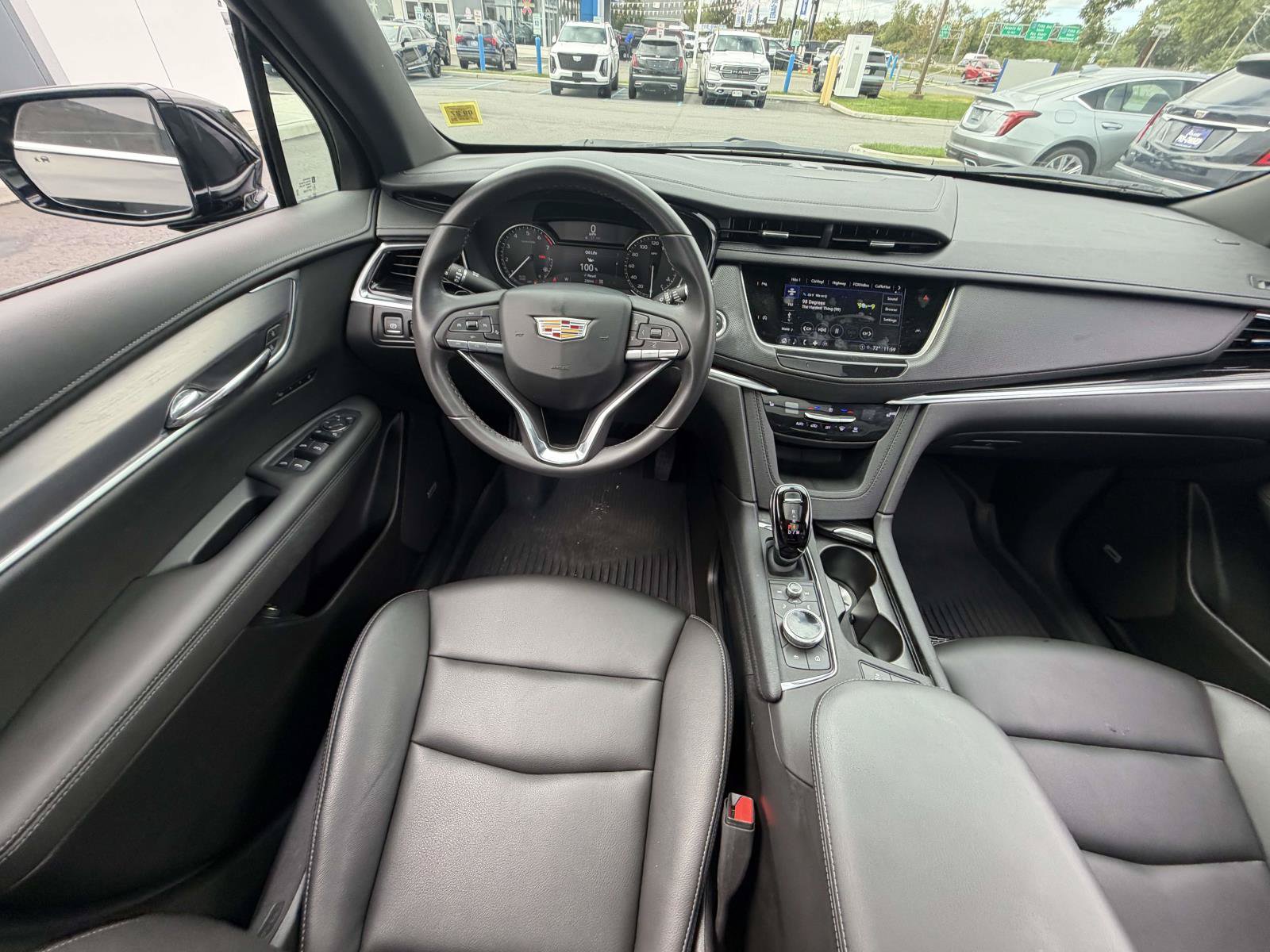Certified 2024 Cadillac XT6 Luxury w/ LPO, Floor Liner Package AWD/4WD image 15