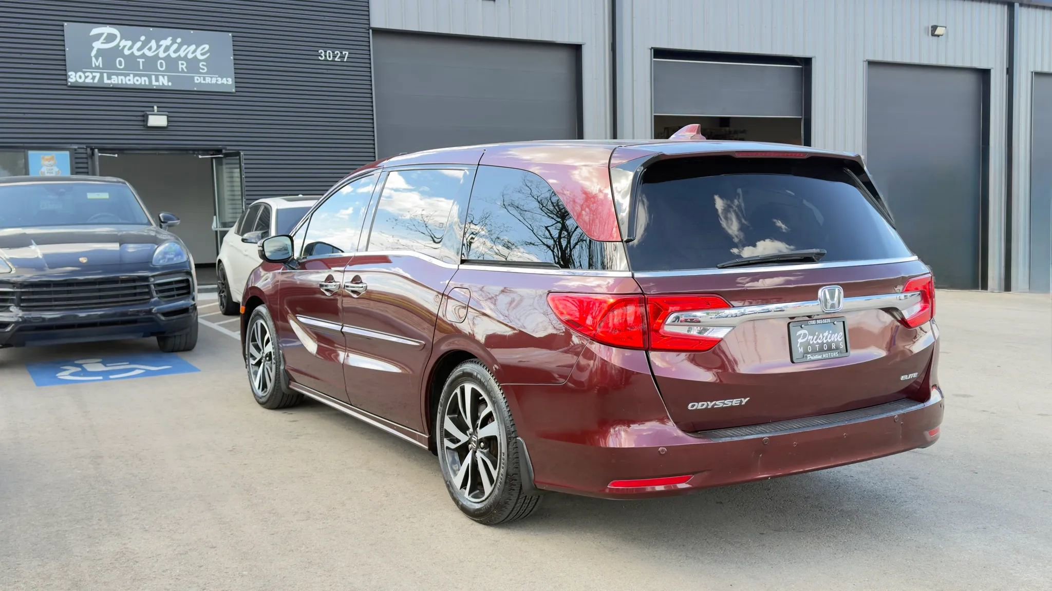 Used 2018 Honda Odyssey Elite image 4