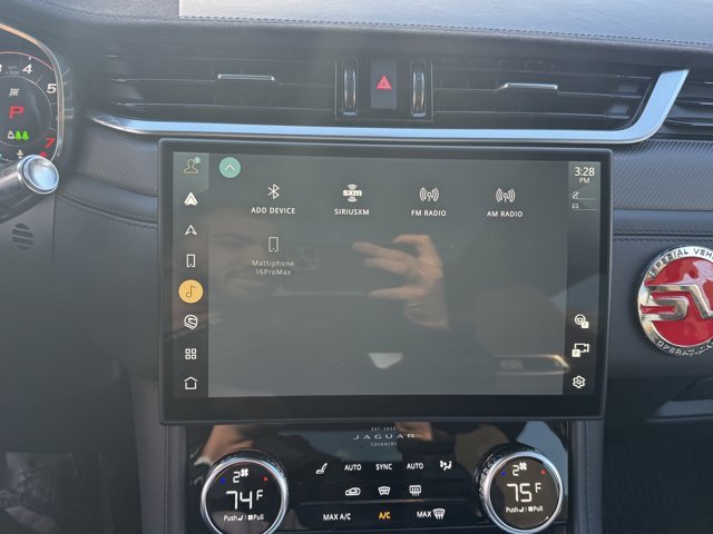 Used 2022 Jaguar F-PACE SVR image 18