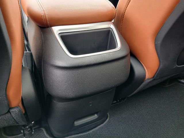 Used 2025 Chrysler Pacifica Pinnacle image 32