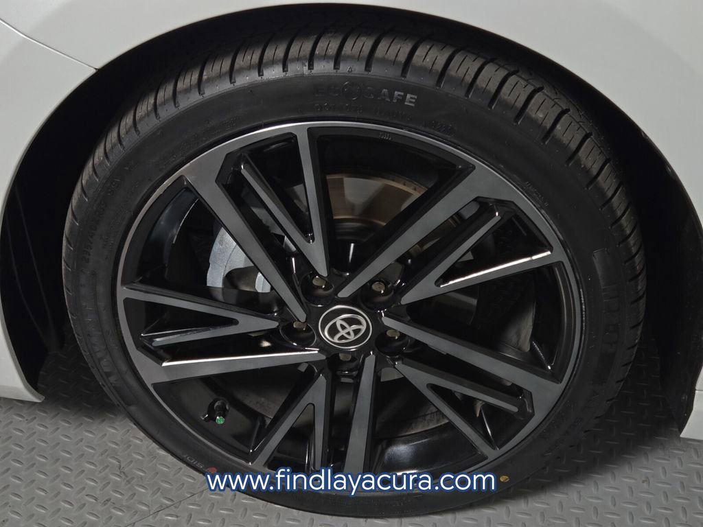 Used 2025 Toyota Camry XSE image 12