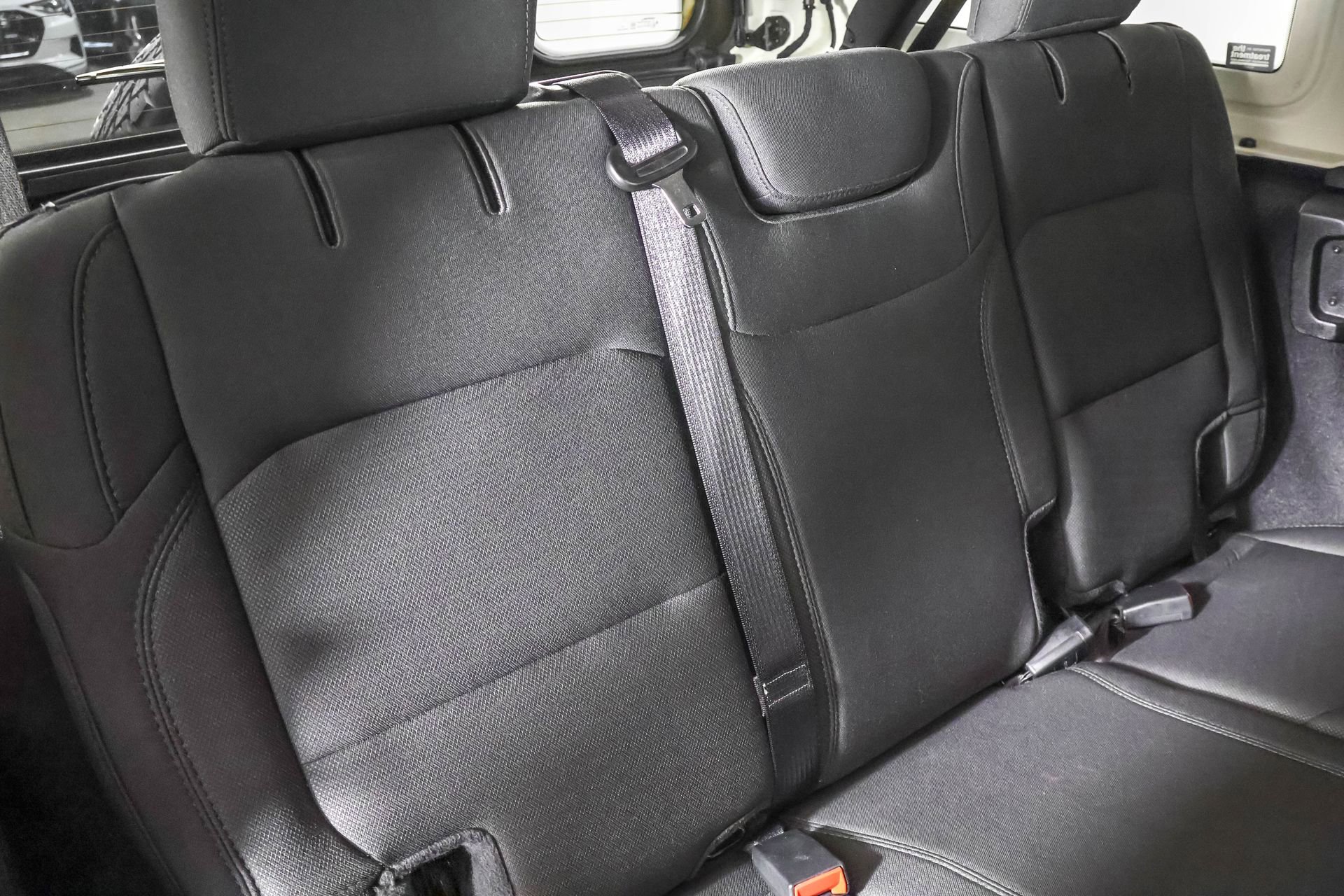 Used 2020 Jeep Wrangler Unlimited Sahara image 32