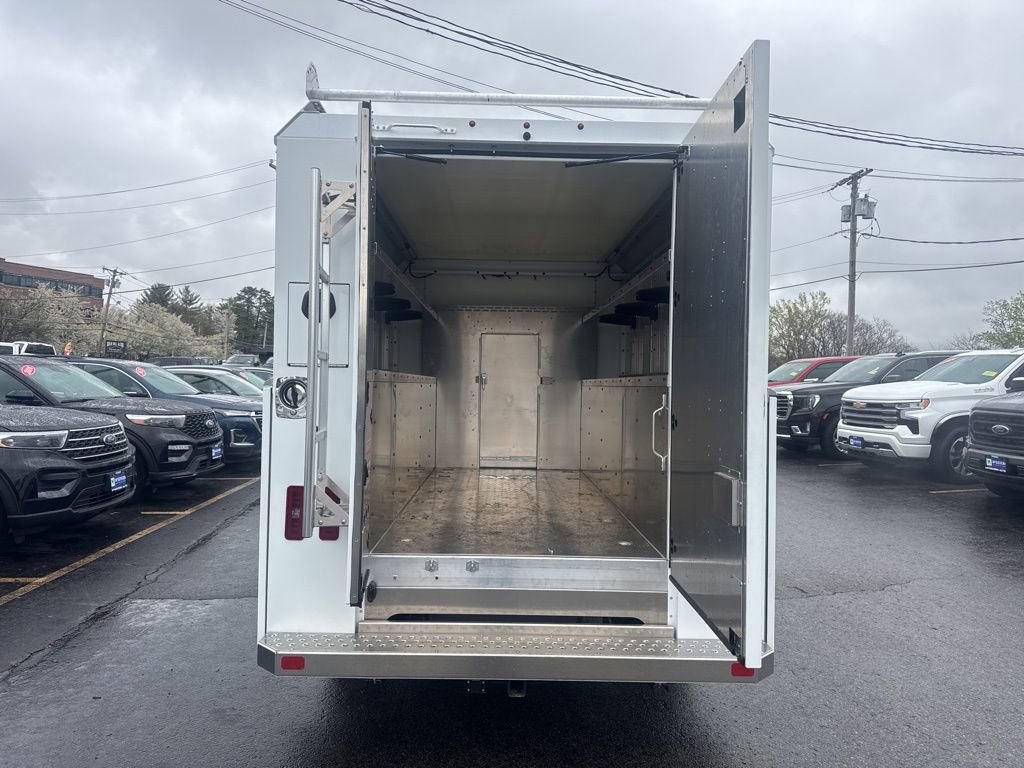 New 2026 Ford E-350 and Econoline 350 Super Duty w/ Power Equipment Group RWD image 7