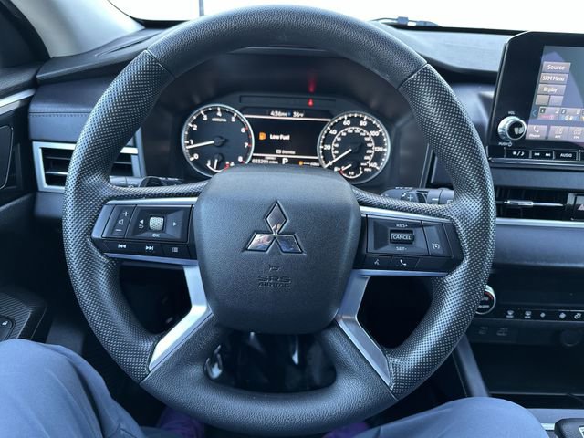 Used 2024 Mitsubishi Outlander ES AWD/4WD image 13