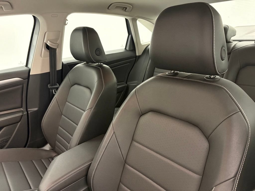 Used 2024 Volkswagen Jetta SE FWD image 28