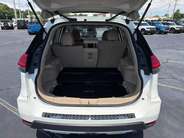 Used 2017 Nissan Rogue SV AWD/4WD image 11
