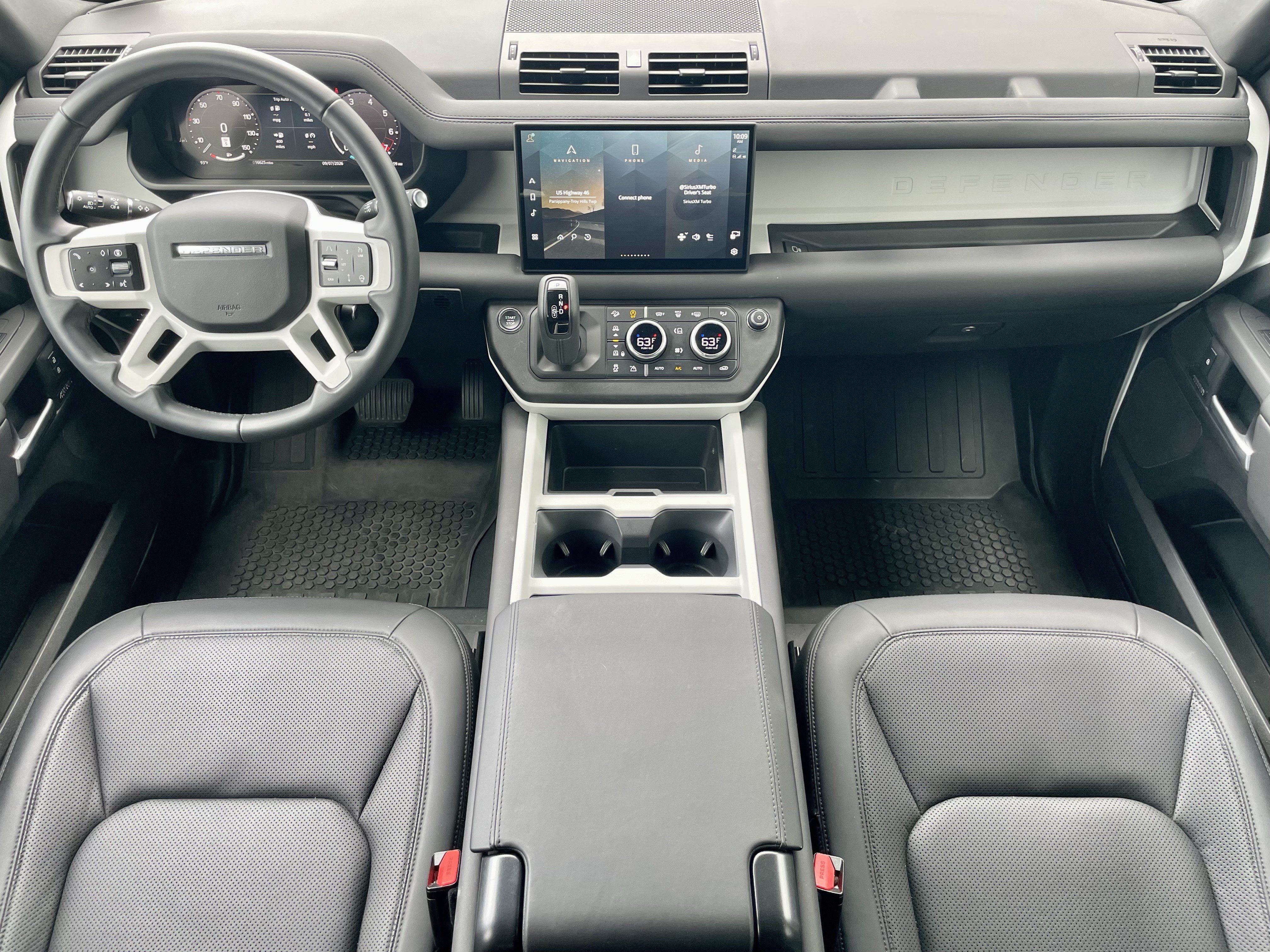 Certified 2025 Land Rover Defender 110 X-Dynamic SE AWD/4WD image 16